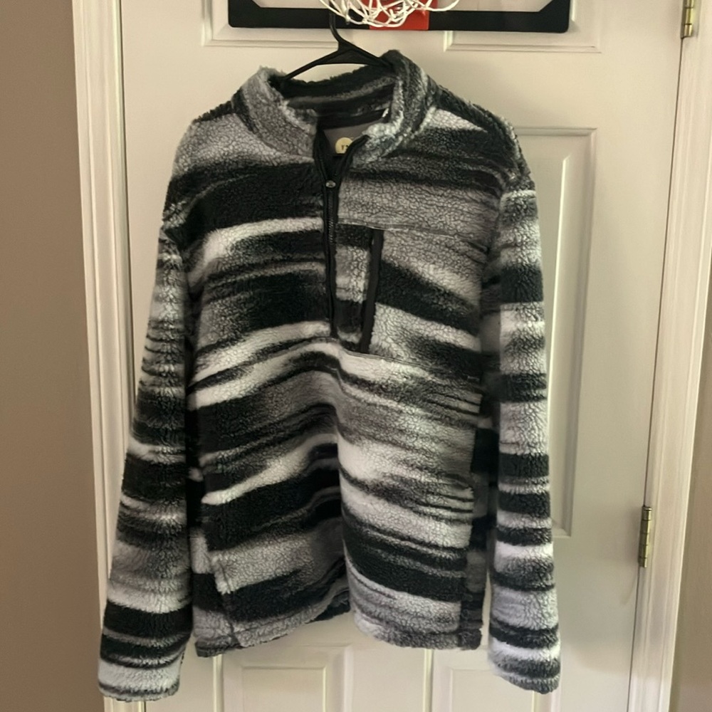 DSG Black and White Zip Up Sweater